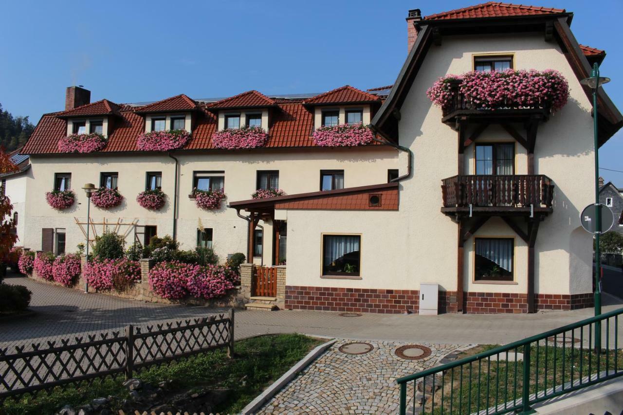 Pension Zur Gruenen Eiche Kaulsdorf Exterior foto